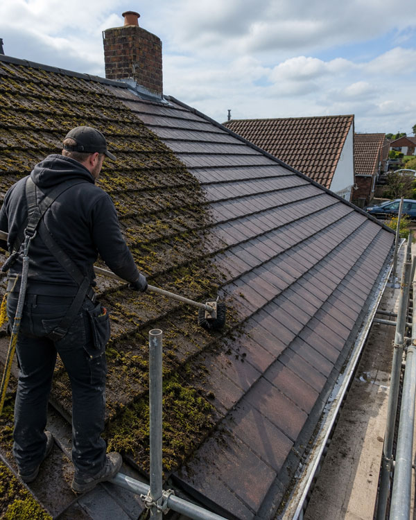 cleaning roof